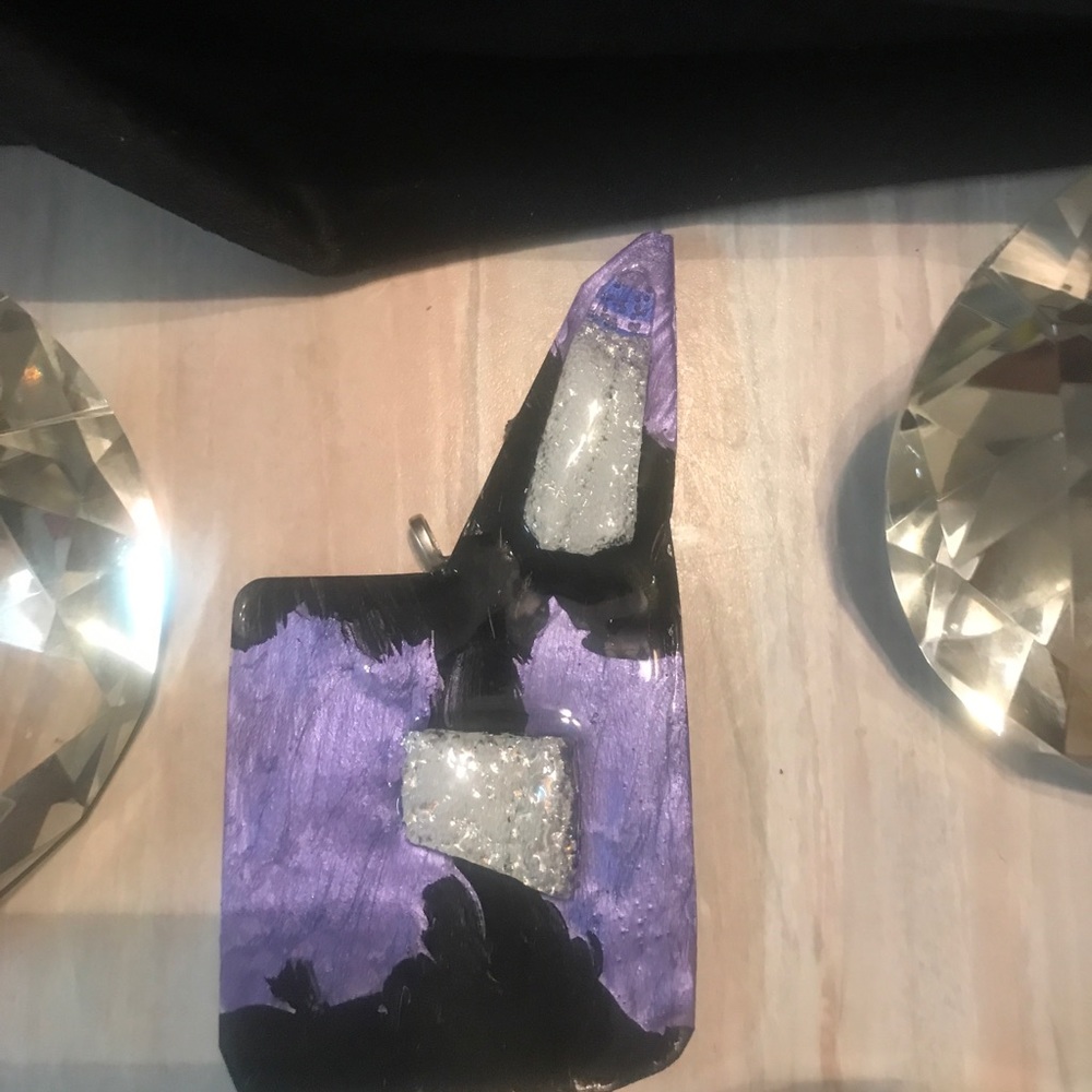 💜🖤 Charm 🖤💜 - Picture 3 of 5